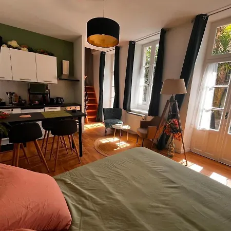 Calme Avec Cour Arborée - Centre Apartamento *