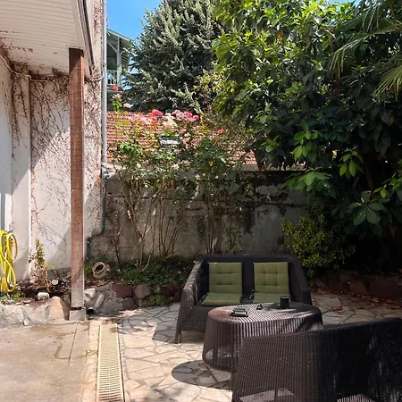 Calme Avec Cour Arborée - Centre Apartamento Pau